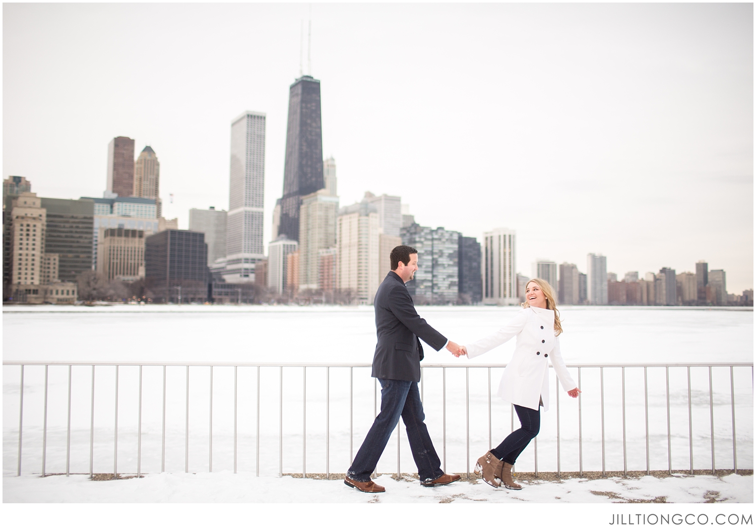 Olive Park Engagement Photos | Chicago Engagement Photos | Chicago Engagement Photos Location Ideas | Jill Tiongco Photography