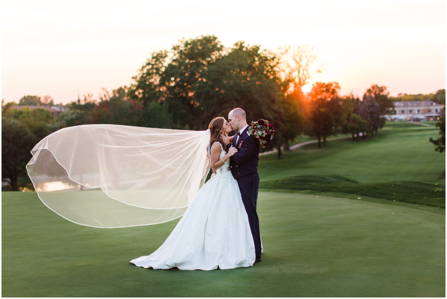 JillTiongcoPhotography-WeddingBouquetIdeas-ChicagoWeddingPhotographer_0003.jpg