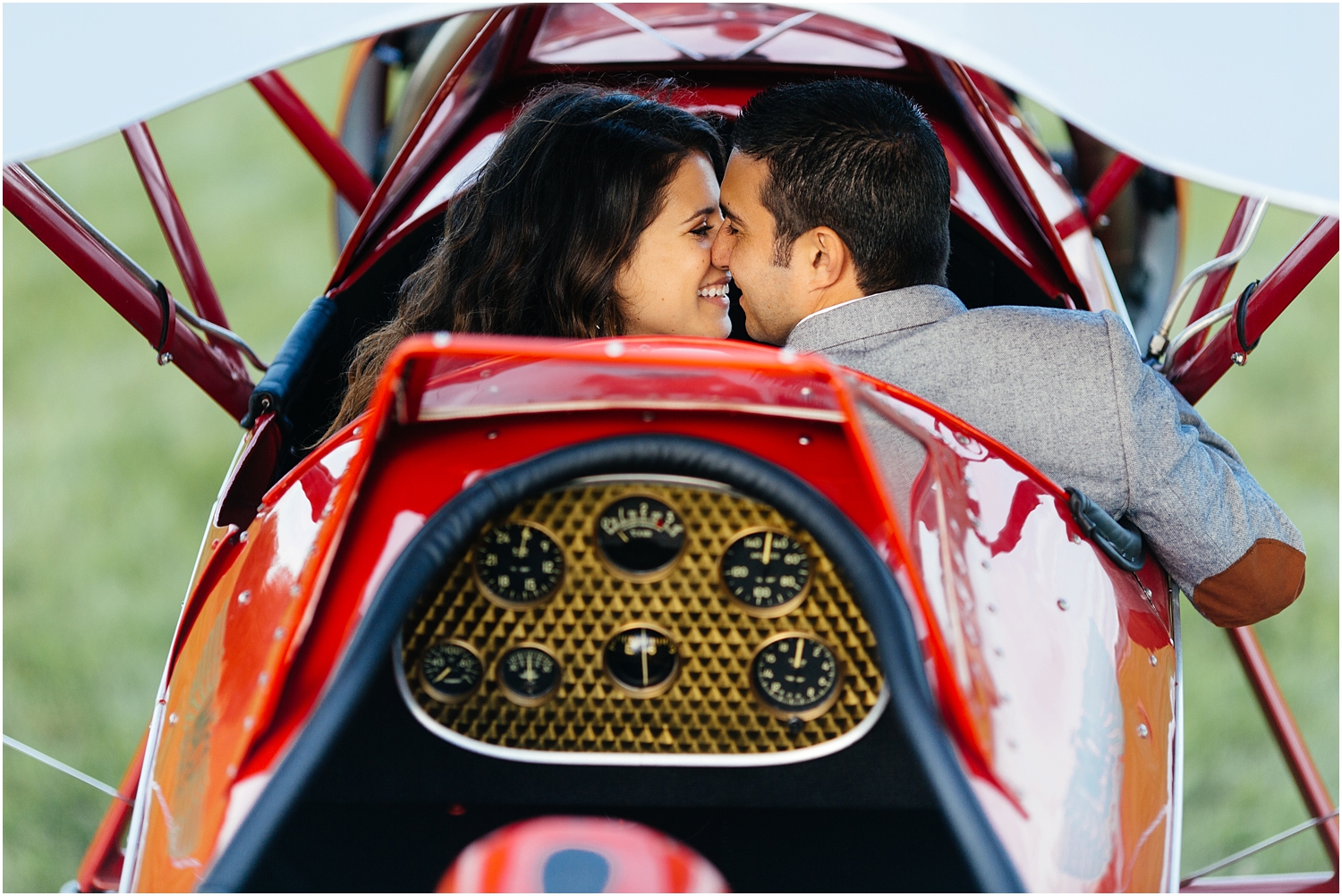 JillTiongcoPhotography-ChicagoEngagementPhotographer-VintageAirplanePhotoshoot_0021.jpg