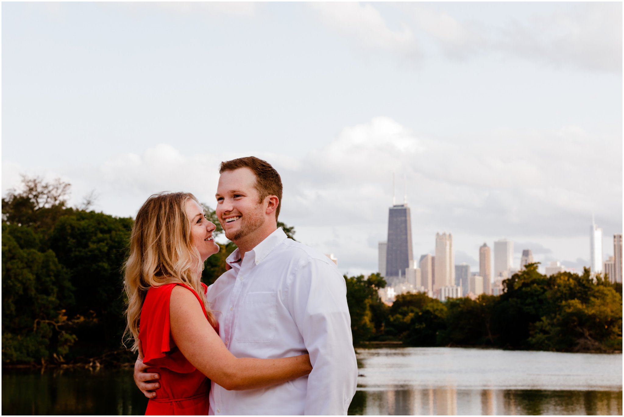 JillTiongcoPhotography-LincolnParkChicagoEngagementPhotos_0009.jpg