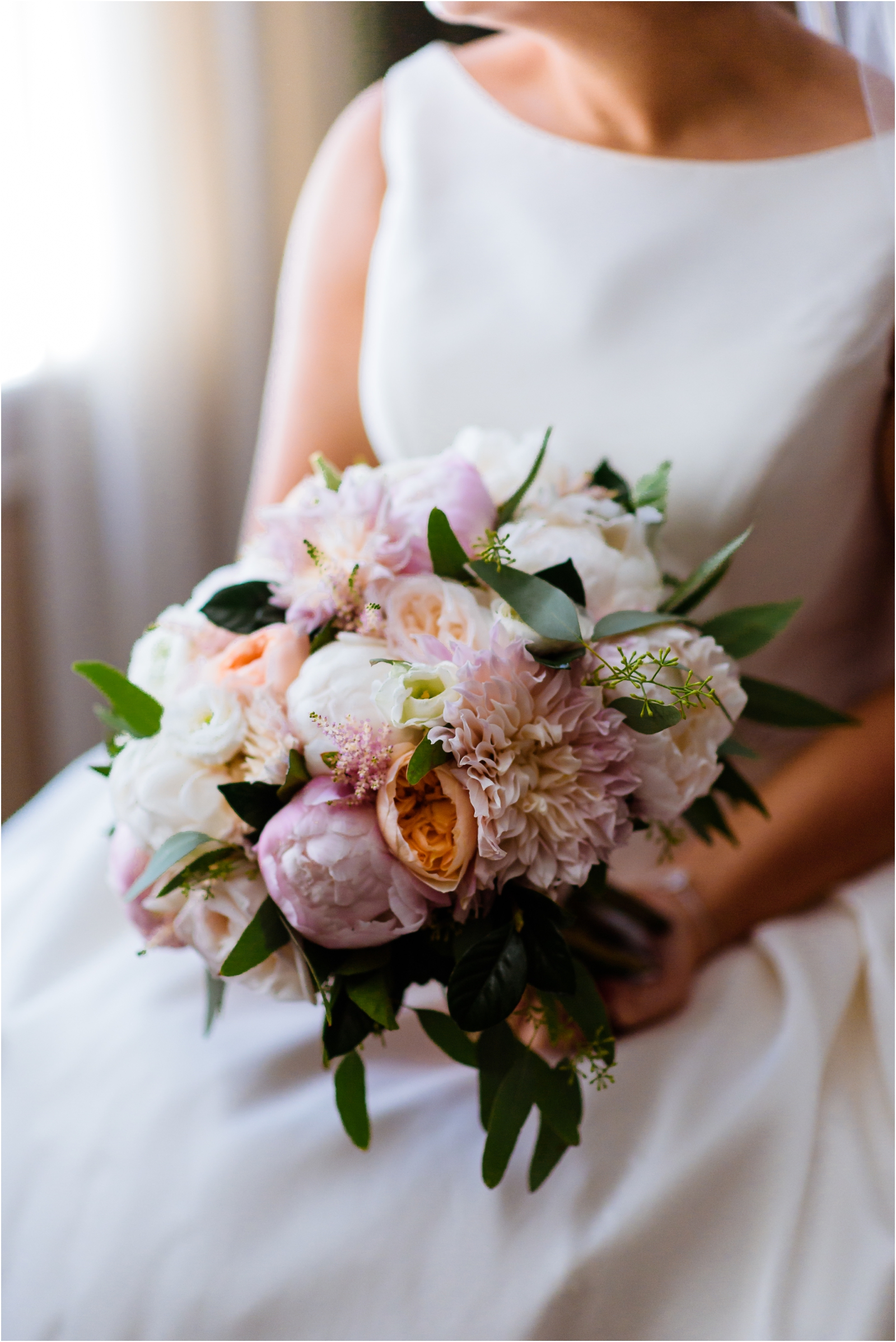 ChicagoWeddingPhotographer-BridalBouquetIdeas_0016.jpg