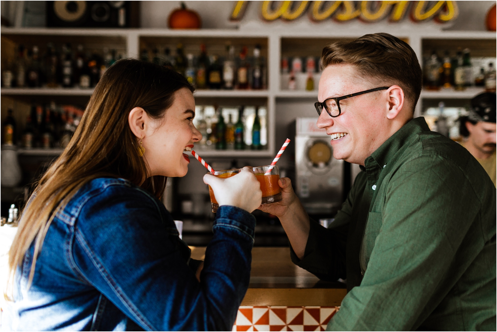 ChicagoWeddingPhotographer-LoganSquareEngagement_0004.jpg