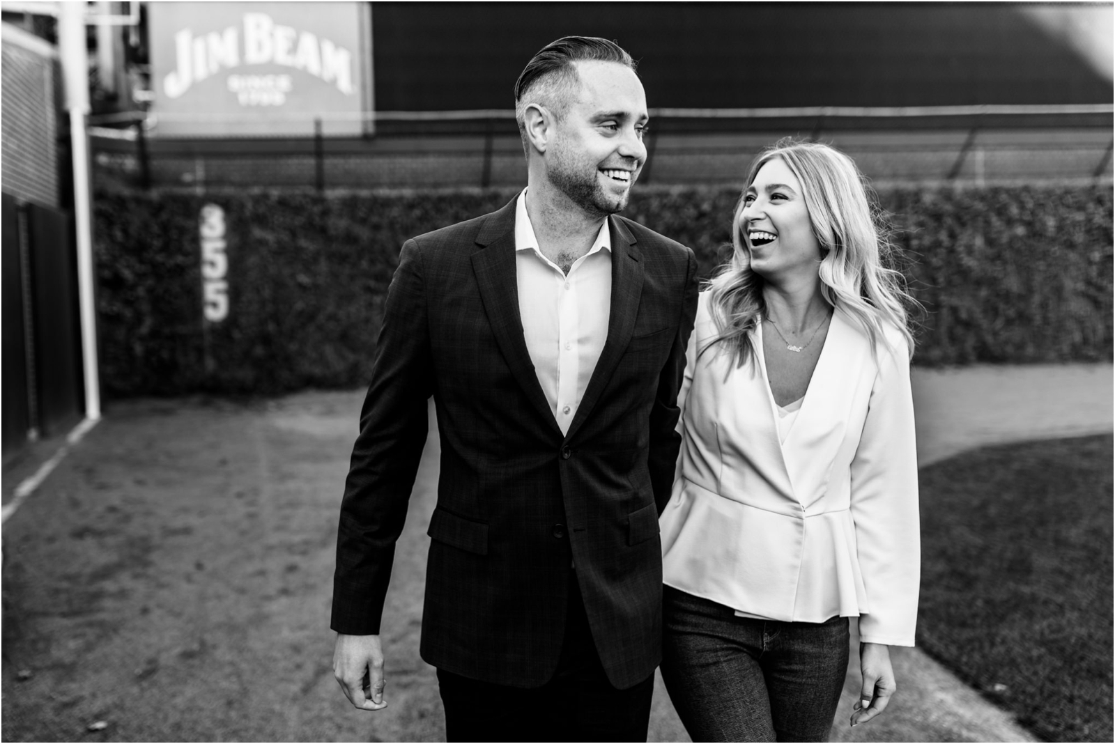 Wrigley-Field-Engagement-JillTiongcoPhotography_0002.jpg