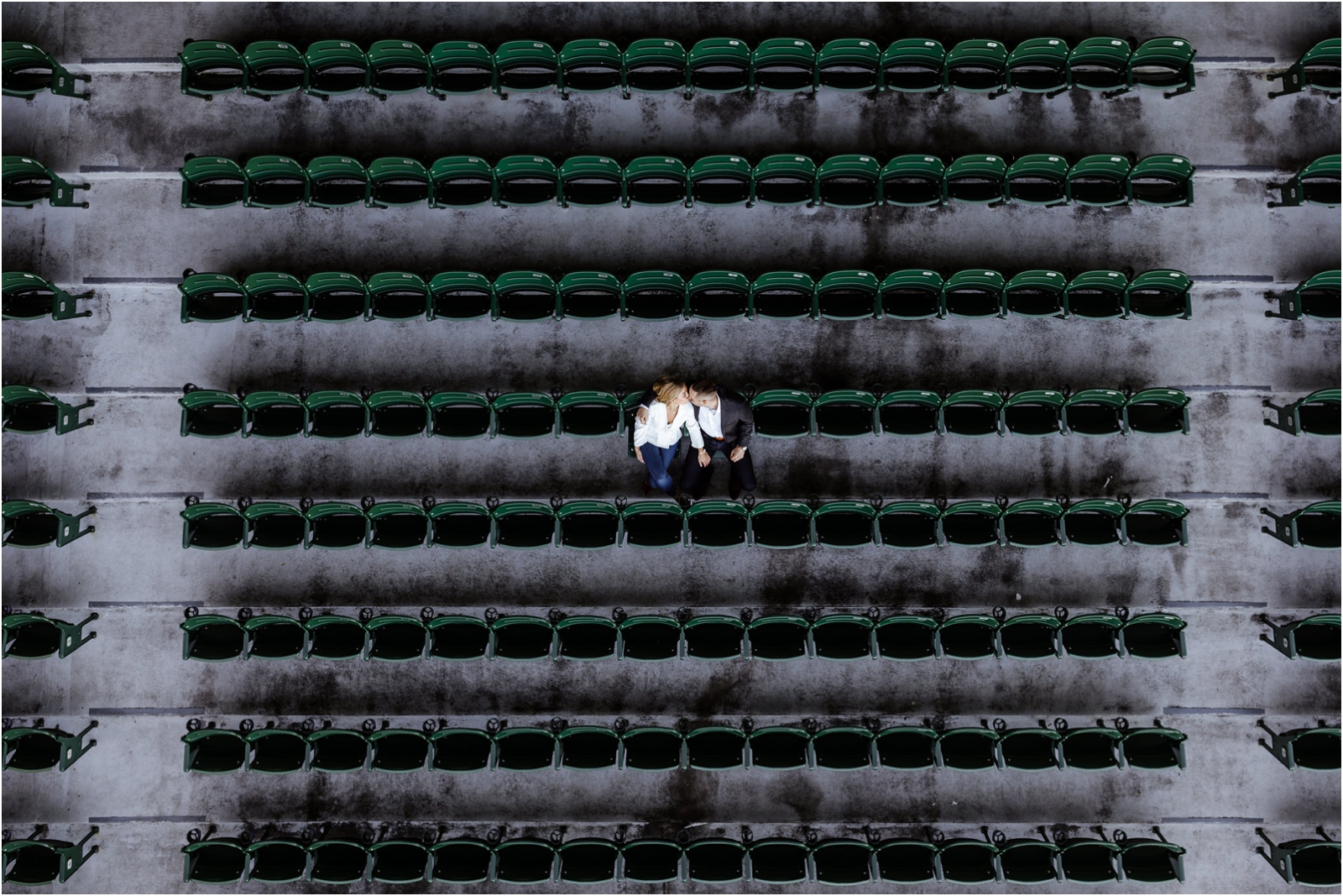 Wrigley-Field-Engagement-JillTiongcoPhotography_0007.jpg