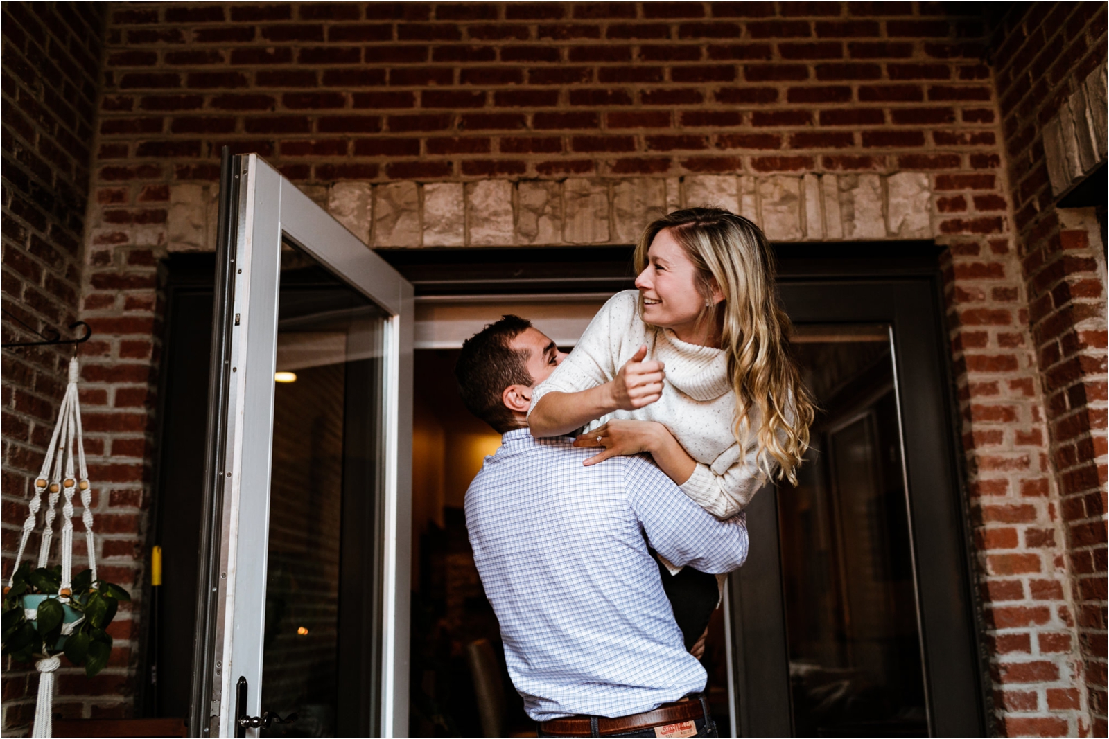 At-Home-Chicago-Engagement-JillTiongcoPhotography_0058.jpg