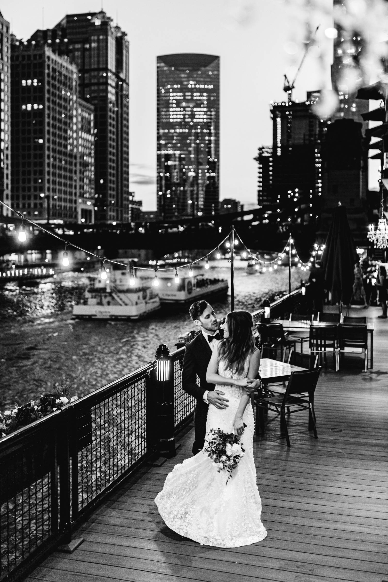 Chicago-Wedding-Photographer-RiverRoast_0010.jpg