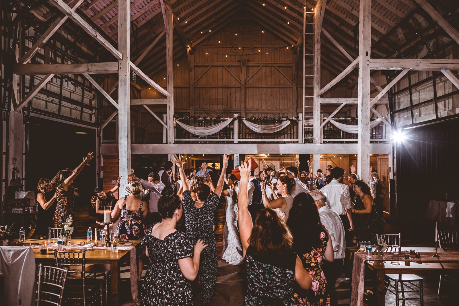 Michigan-Barn-Wedding-Photographer_0015.jpg